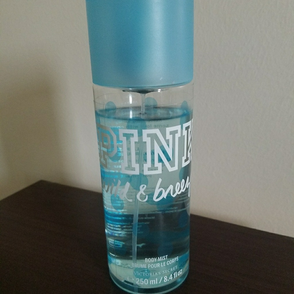 VS PINK wild & breezy body mist